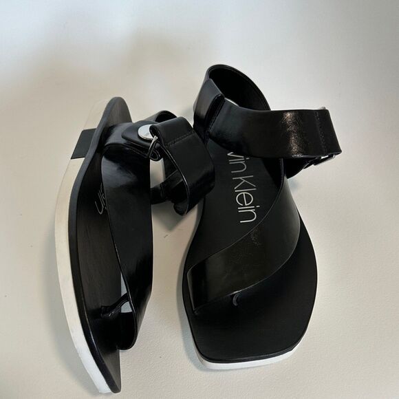 Good condition-Calvin Klein Black and White Women's Sandals US 9 - Picture 3 of 6